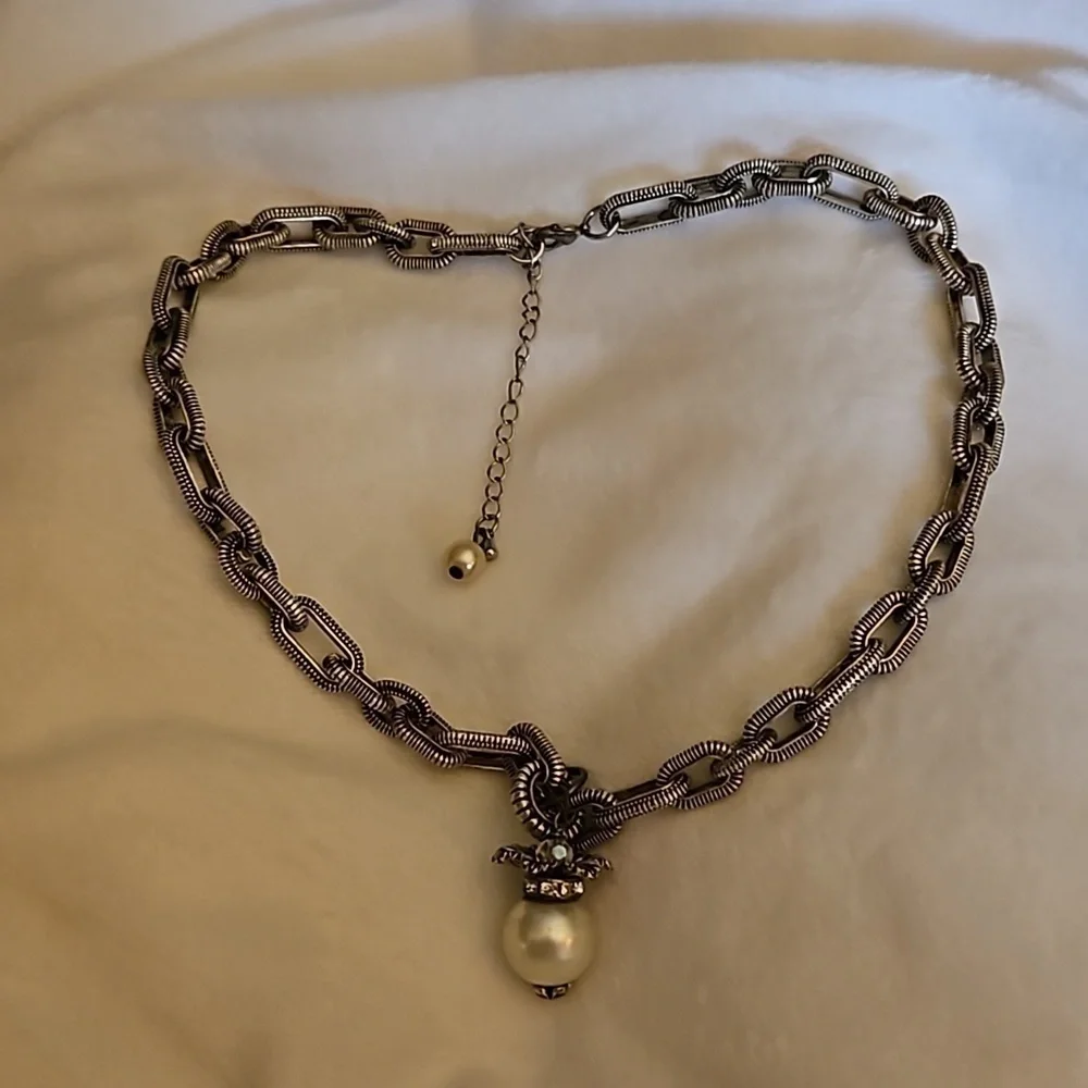 Vintage Textured Oval Link Pearl Pendant Castlecore Chain Necklace